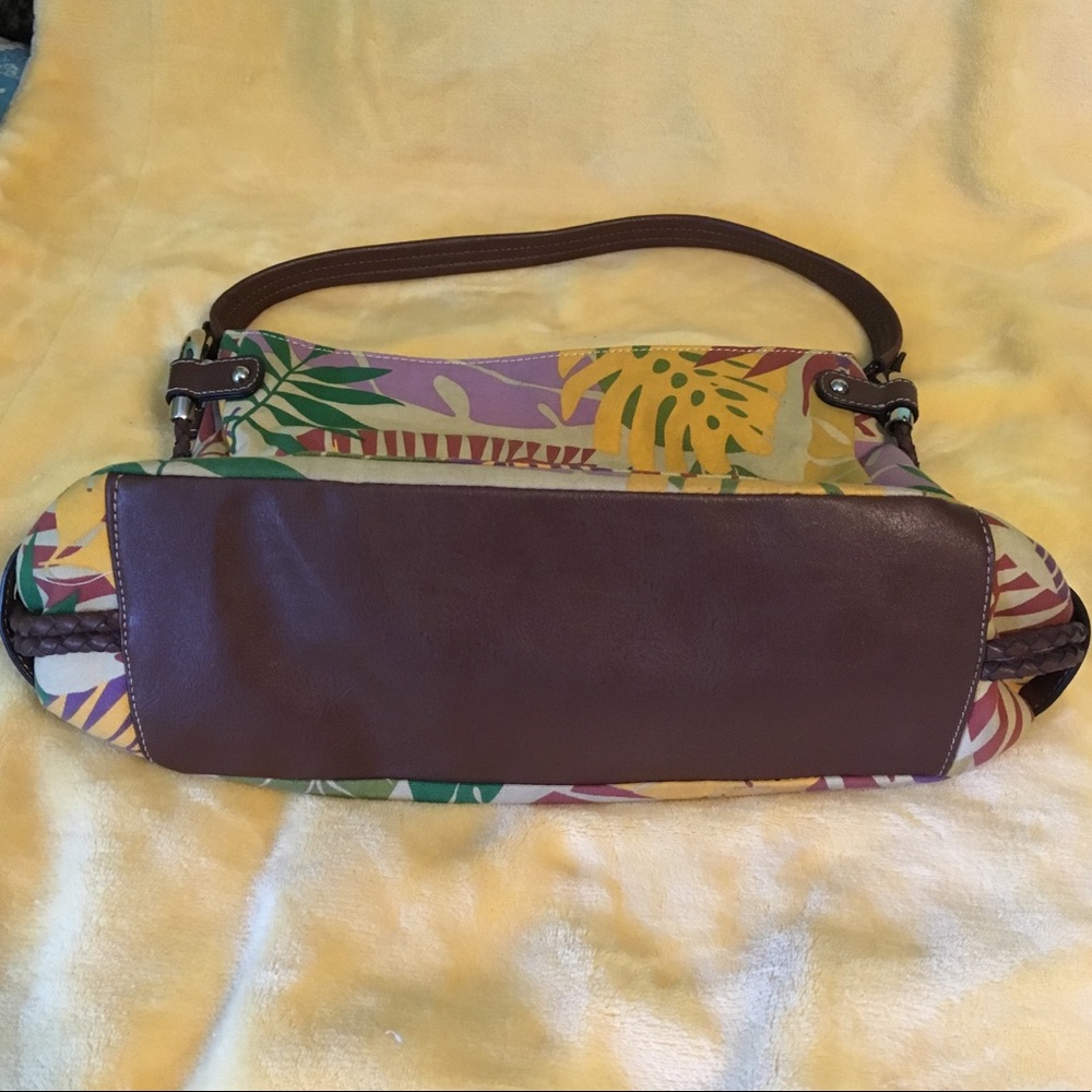 ✨HOST PICK✨ Relic botanical print purse - Picture 3 of 9